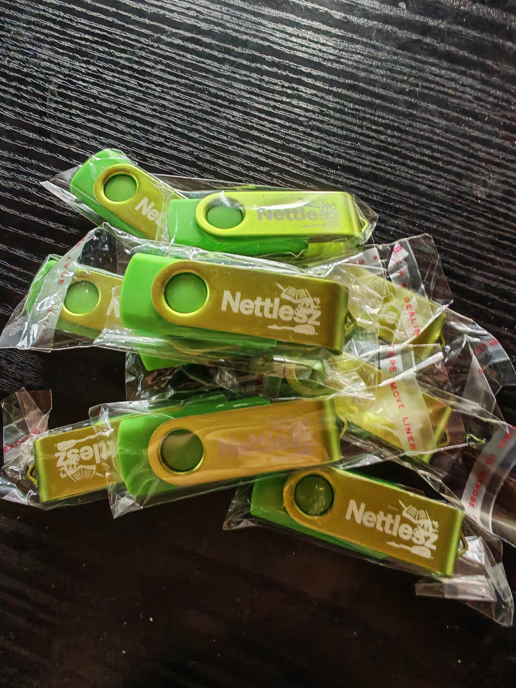 Mesék pendrive-on – 3 illusztrált mesekönyv magyarul + ajándék kifestő